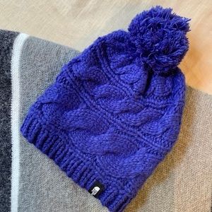 PomPom Northface Beanie